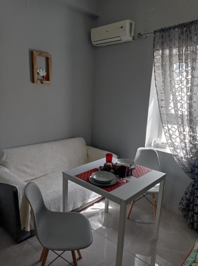 Moshovia Studio Κάρπαθος Στο Κέντρο Και Ήσυχα Villa ภายนอก รูปภาพ