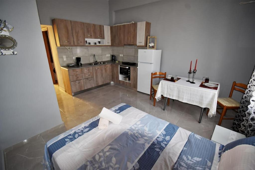 Moshovia Studio Κάρπαθος Στο Κέντρο Και Ήσυχα Villa ภายนอก รูปภาพ
