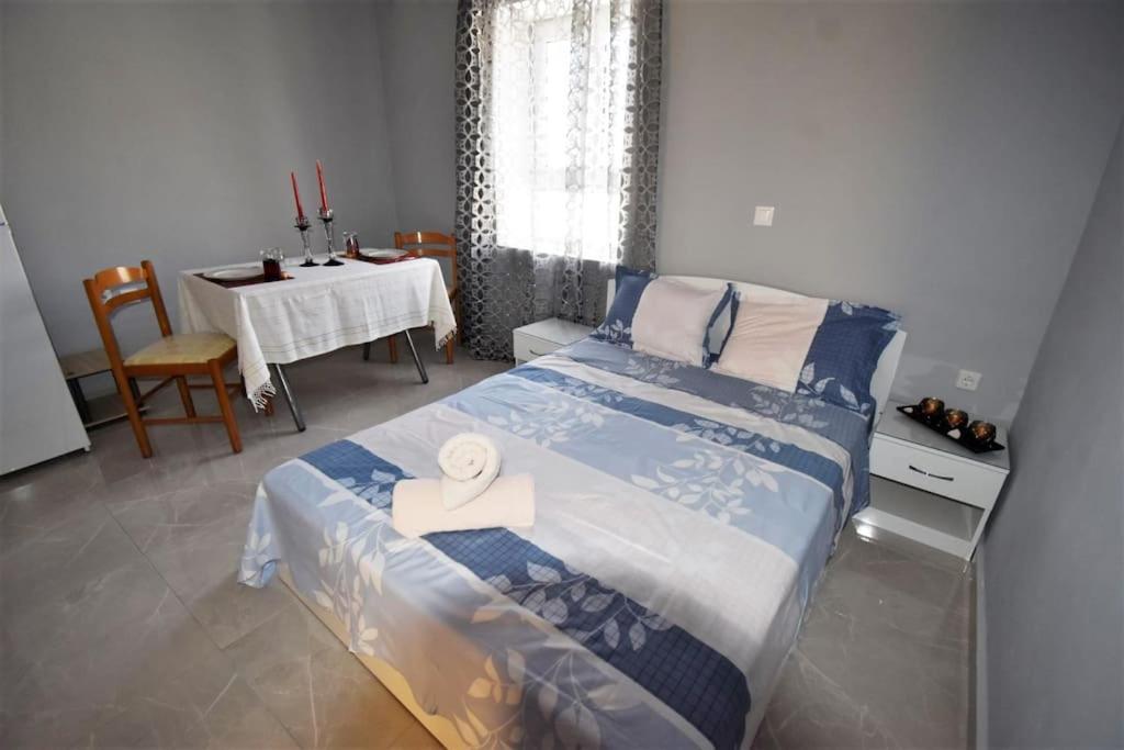 Moshovia Studio Κάρπαθος Στο Κέντρο Και Ήσυχα Villa ภายนอก รูปภาพ